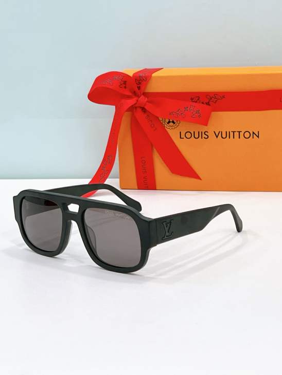 Picture of Louis Vuitton Sunglasses _SKUfw75976743fw